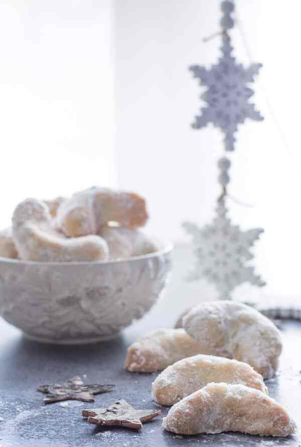 10 Irresistible Italian Christmas Cookie Recipes | Random Acts of Baking